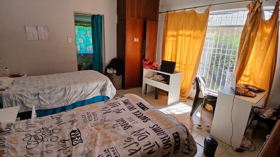5 Bedroom Property for Sale in Park West Free State